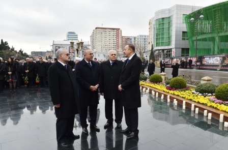 İlham Əliyev Çavuşoğlu ilə Xocalı abidəsində - VİDEO